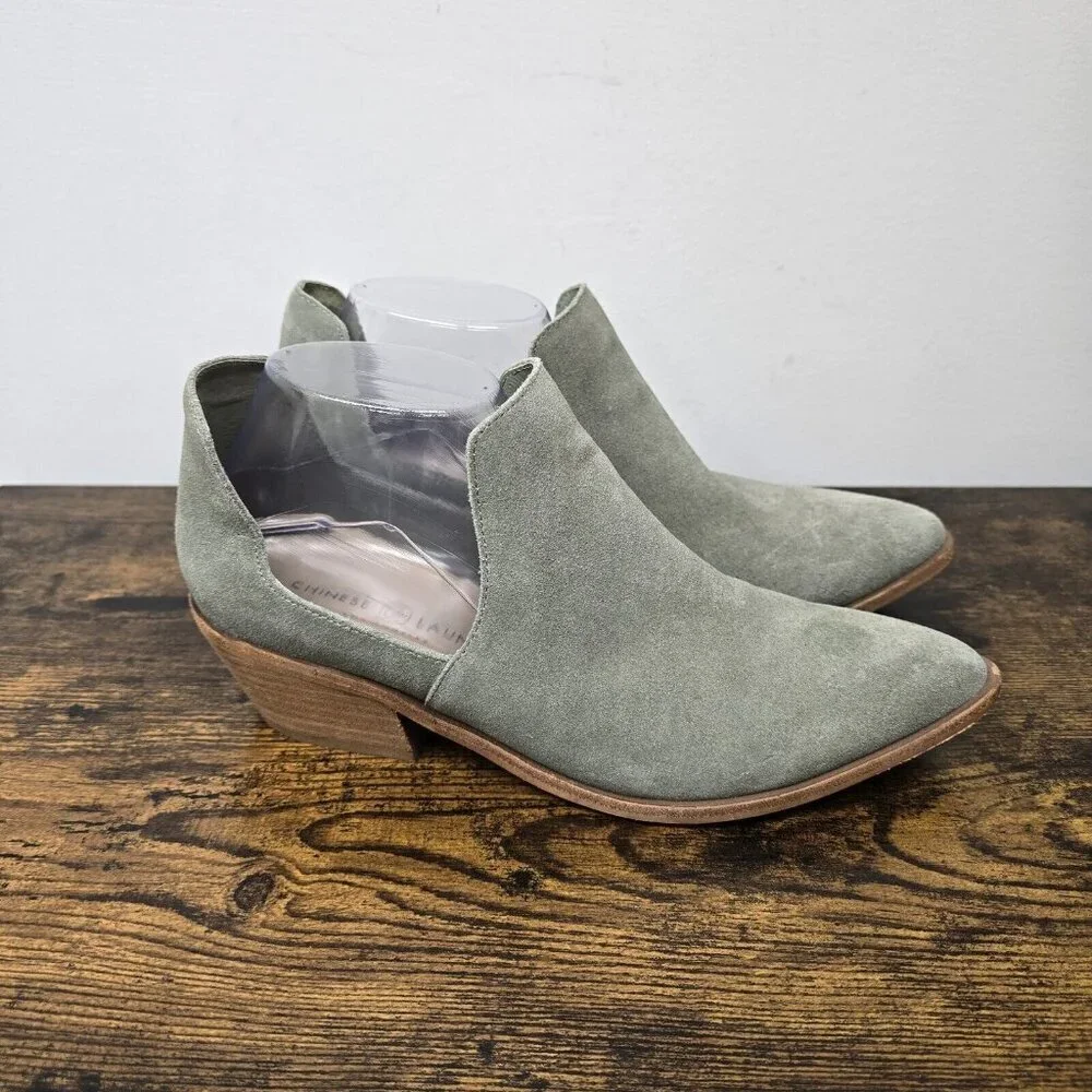 Chinese Laundry Focus Green Suede Wedge Cutout Ankle Bootie Stacked Heel Sz 8.5